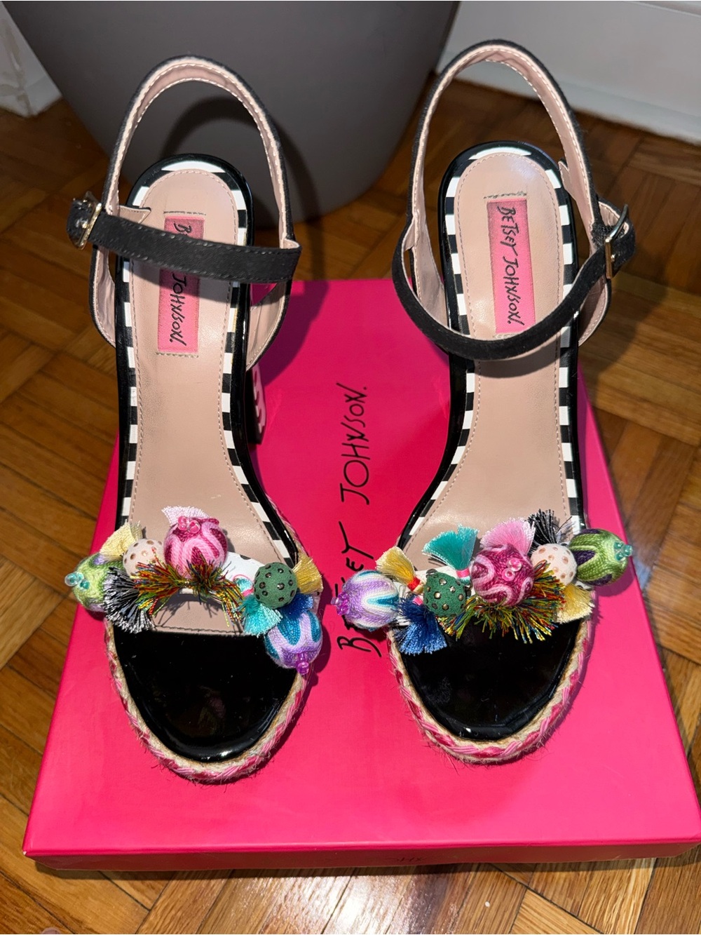 Betsey Johnson polka-dot platform Sandals with Multicolor Pom-Poms - Picture 1 of 7